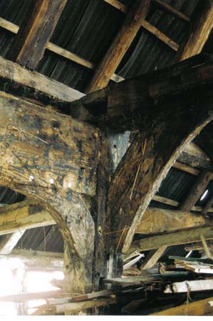 Herdwandstnder mit gedrehtem Deckenbalken (Sparrenpott) und Luchtbalkenansatz